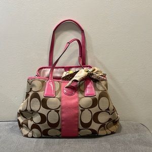 Beautiful coach purse!!
